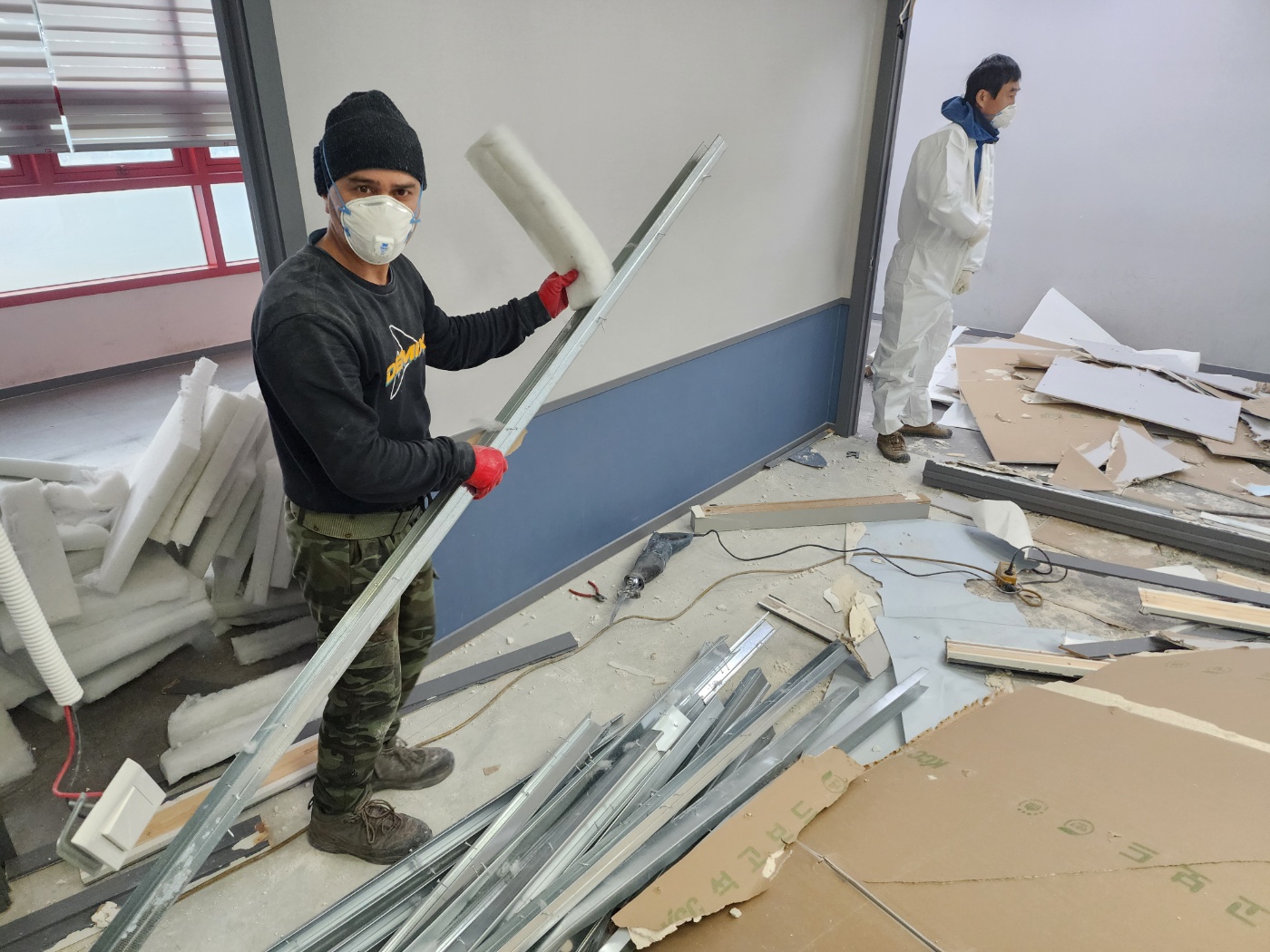 매장·사무실 철거 현장